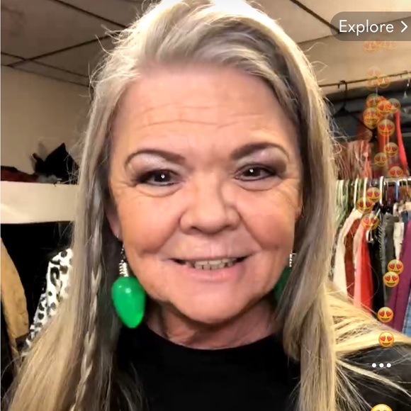 LIVE TONIGHT - GIVEAWAYS EVERY SHOW 😊 - Picture 3 of 14